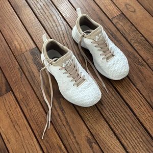 APL techloom Phantom